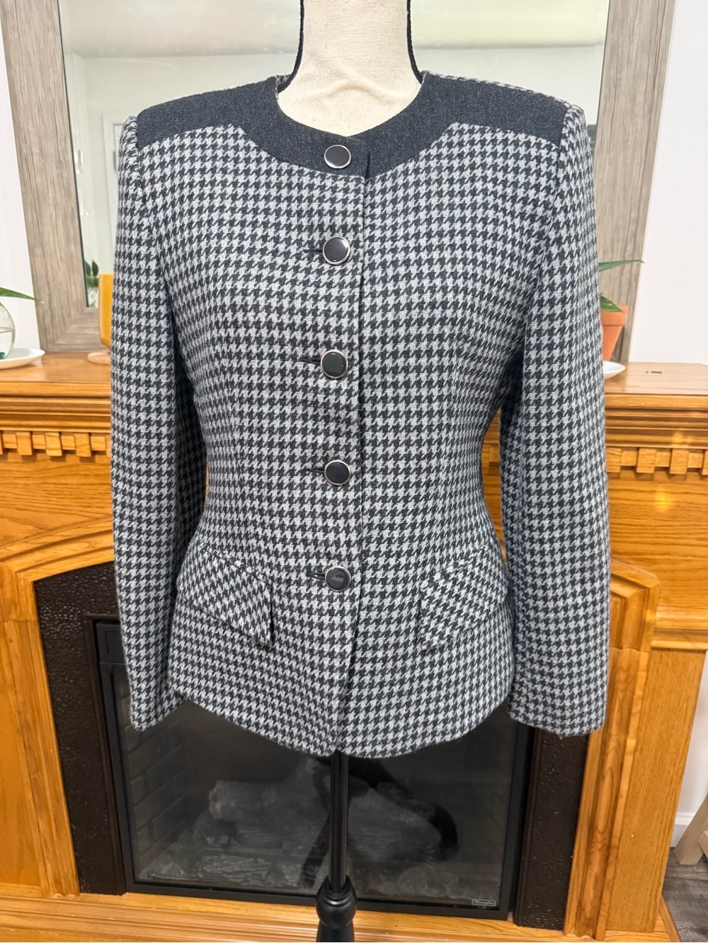 Vintage Suitables houndstooth gray round neck nlazer jacket size 10